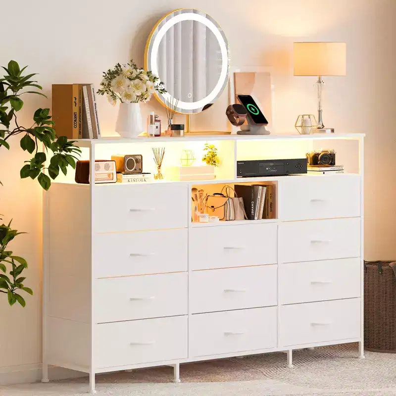 Cassettiera in Tessuto a 11 Cassetti con Luci e Stazione di Ricarica, Comò con Ripiano in Legno e Ripiani Aperti, Organizzatore di Archiviazione per Camera da Letto